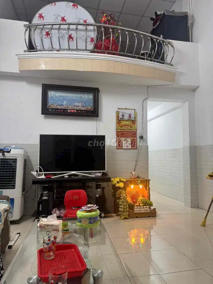 Дом с антресолью, 109 Pham Quang Anh