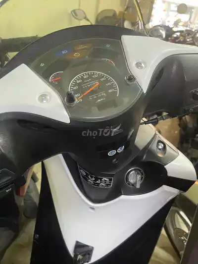 HONDA SH150 итальянской сборки, номер мотора 104, черно-белый