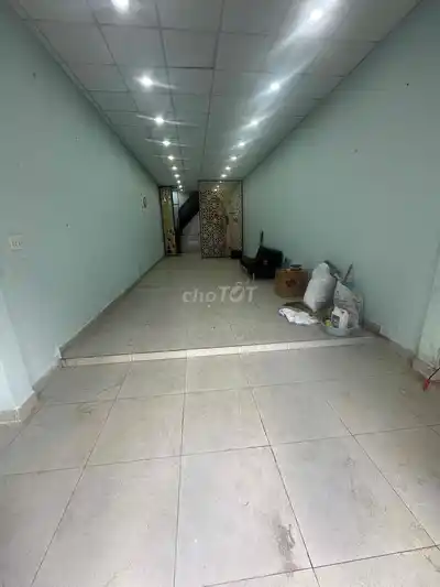 Дом 4 х 19, 1 этаж, 3 спальни, 2 туалета, Chien Luoc, за больницей Binh Tan