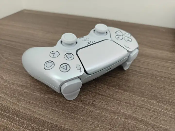 AR-очки RayNeo Air 4 Pro и Razer Basilisk v3 X Hyperspeed