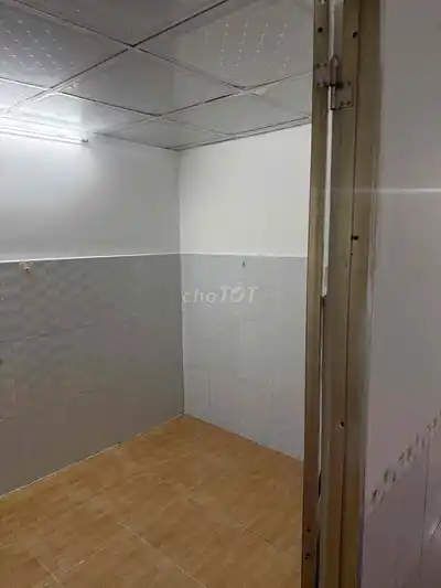 Собственник продает дом в тихом переулке у автовокзала Тон Дык Тханг