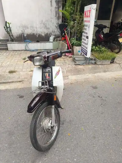 Китайский Honda Dream, коричнево-белый, госномер 43