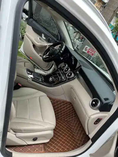 Mercedes-Benz GLC 200 2020 Белый 46 200 км