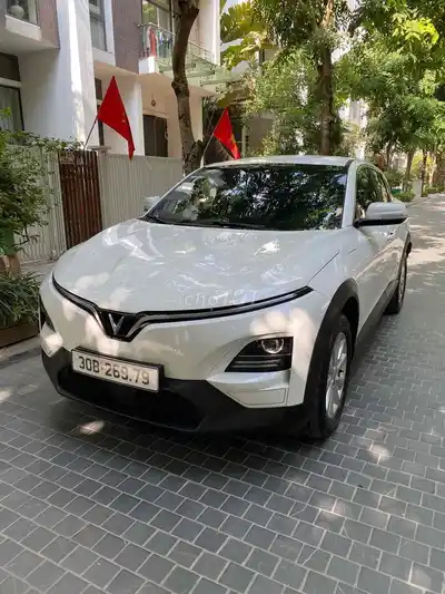 VinFast VF6 Eco 2025 Белый 25000 км