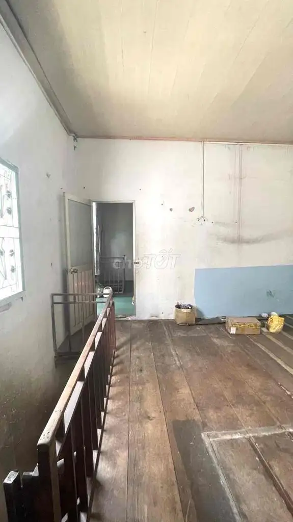 Дом с фасадом в районе Бау Кат, Тан Бинь, 2 этажа, 4.1м x 13м, ровный участок