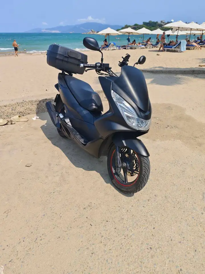 Продам Honda PCX 2 поколения