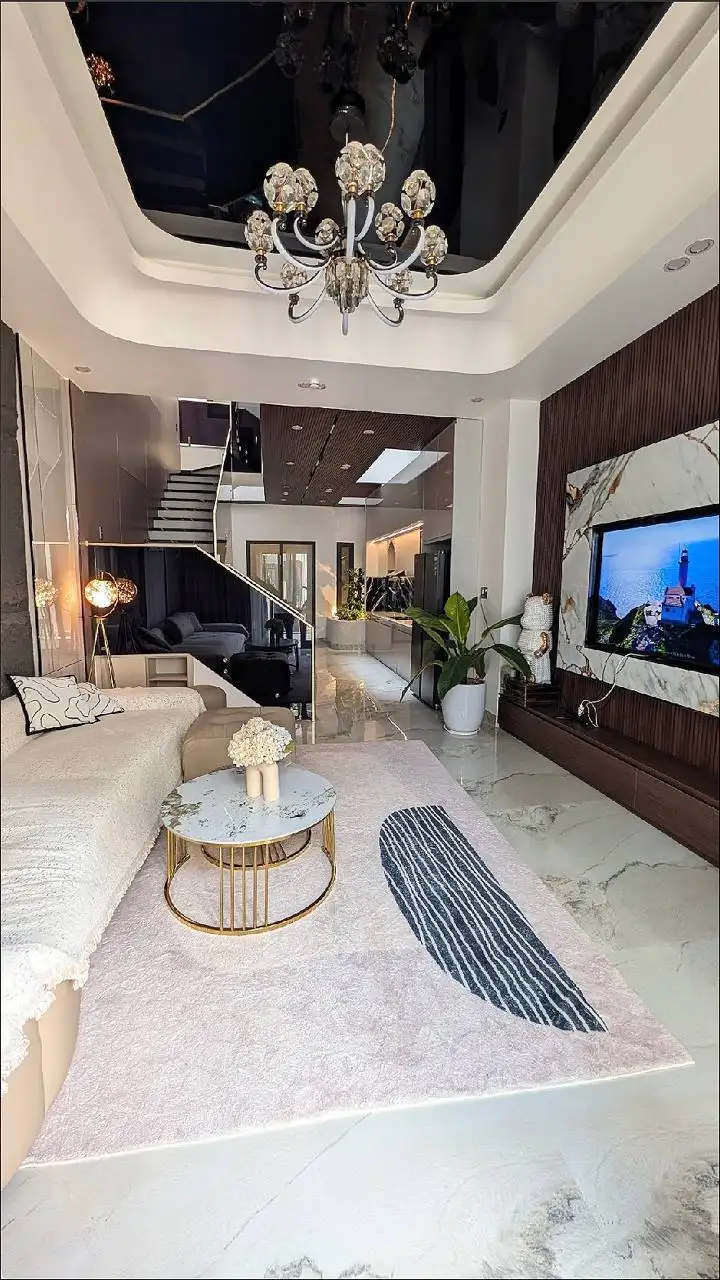 Дом 3 этажа, 3 спальни, 65 м²