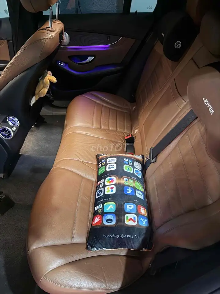 Mercedes-Benz GLC 300 2018, 68 000 км, черный
