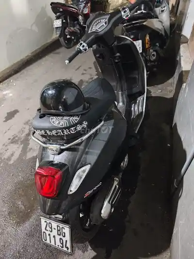 Vespa Sprint 150 2023 черный 15000 км