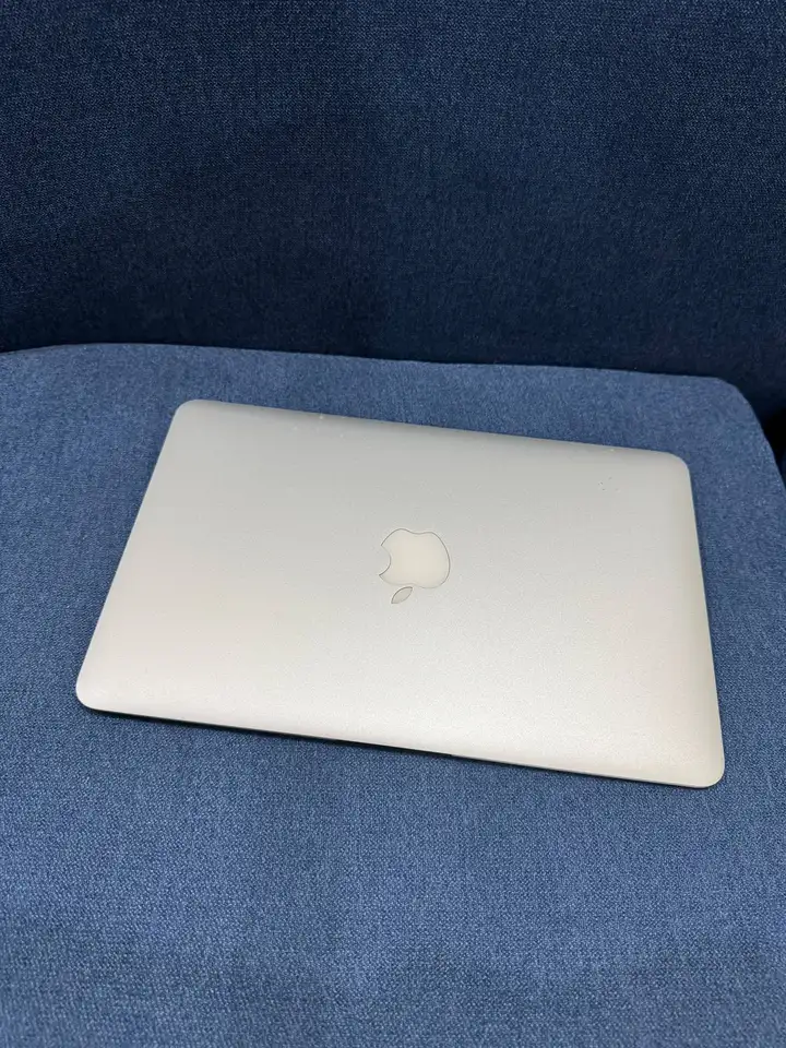 MacBook Air 11" (mid2013)