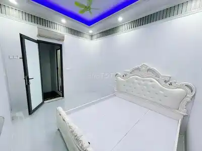 Дом целиком в переулке на улице Бач Май
