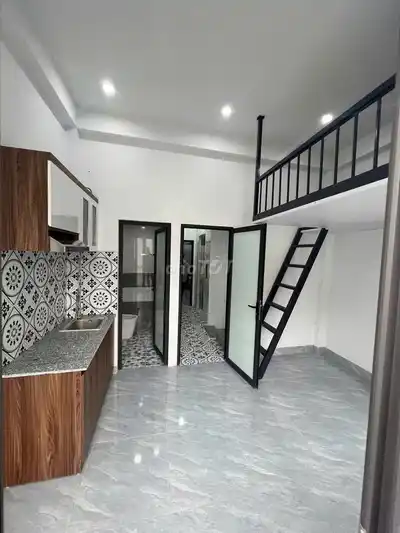 Комната с антресолью в переулке 83 Тан Триеу, мебель