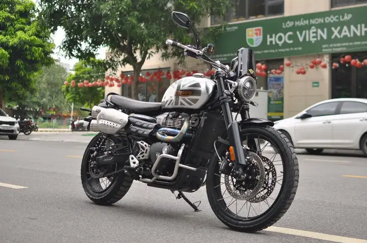 Triumph Scrambler 1200X 2024, серебристый, 11000 км