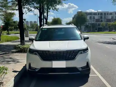 Kia Carnival Signature 2022 белый 8 мест 85000 км