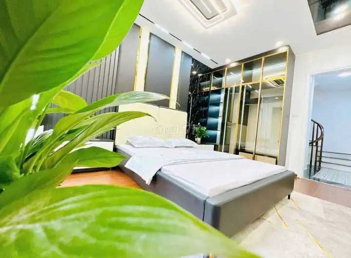 Дом в Кхюанг Труонг, Тхань Сюань, 33 м², 4 этажа, 4 спальни