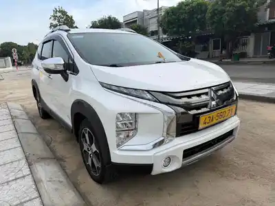 Mitsubishi Xpander Cross 2020 автомат белый