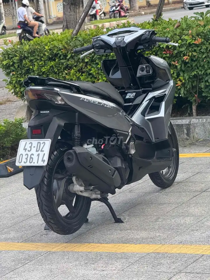 Honda Air Blade 2024 серебристый