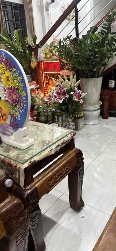 Дом с фасадом на улице Нгуен Тхюй