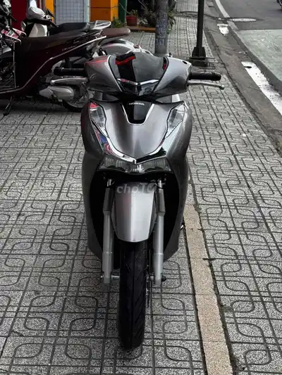 Honda SH 125i 2025 Титановый серый супер пробег