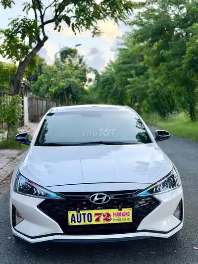 Hyundai Elantra 1.6AT 2021 белая