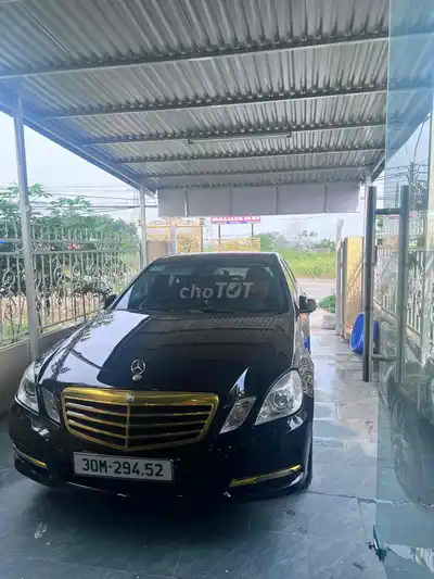 Mercedes-Benz E250 бензин черный