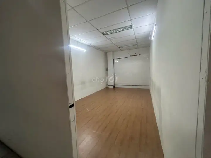 Дом в Тэй Тхань, 8x25м, 2 этажа, терраса, дорога 8м