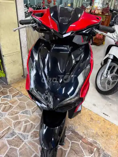Хонда Airblade 125 2021 красный черный Вьетнам