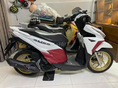 Honda Click Thai 2017 белый красно-черный
