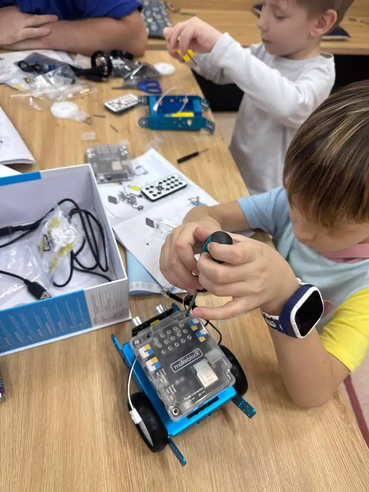 Готовый комплект для запуска детского LEGO-клуба и робототехники