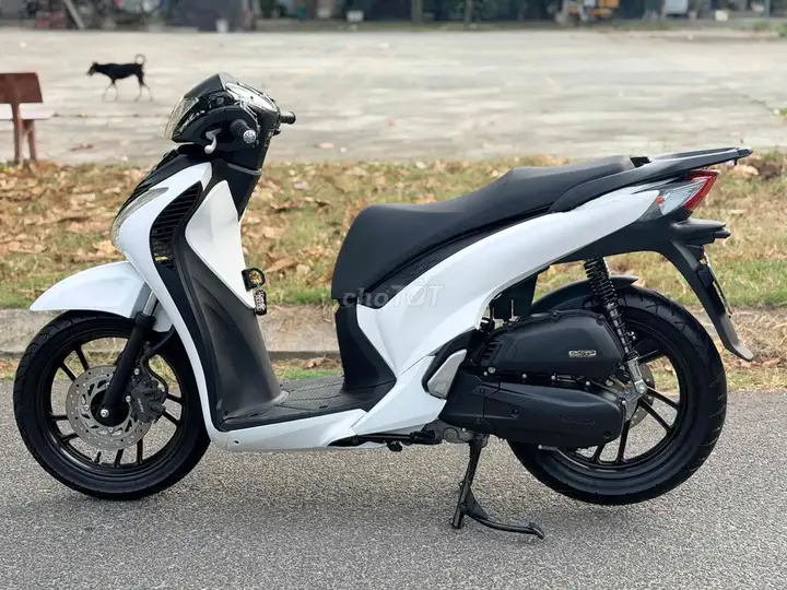 Honda SH 150 2016, родной замок, обвес под Италию