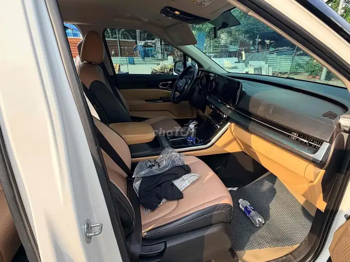 Kia Carnival Luxury 2022 дизель 81 000 км белый
