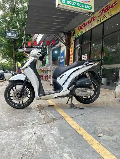 Honda SH 150i белый