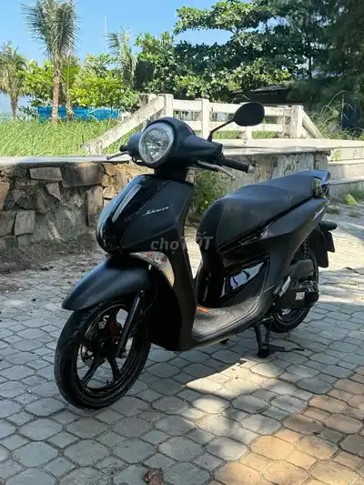Yamaha Janus черного цвета