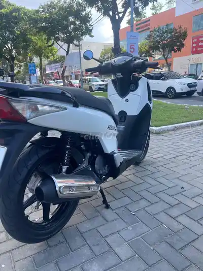 Honda SH 125i итальянской сборки белый