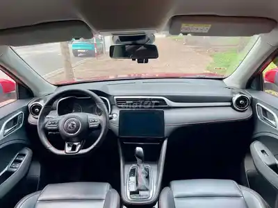 MG ZS красный