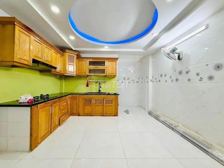 Дом в переулке для авто, Буи Куанг Ла, 58 м², 5 спален