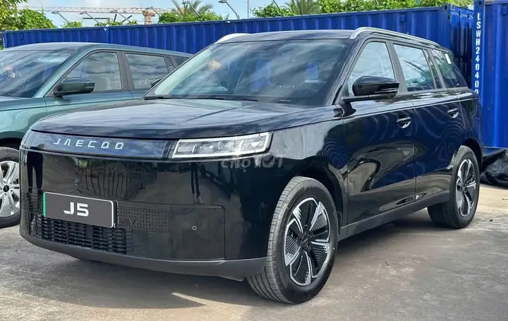 Электрический кроссовер Jaecoo J5 BEV, черный
