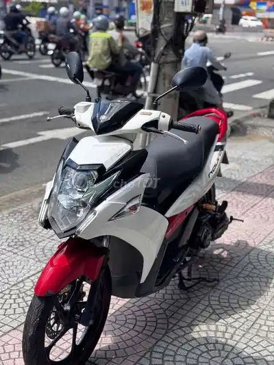 Yamaha Nouvo 6 FI белый, красный