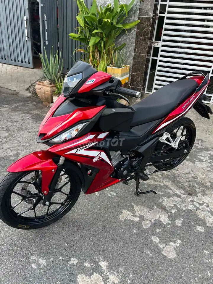 Honda Winner 2018, красный, механика