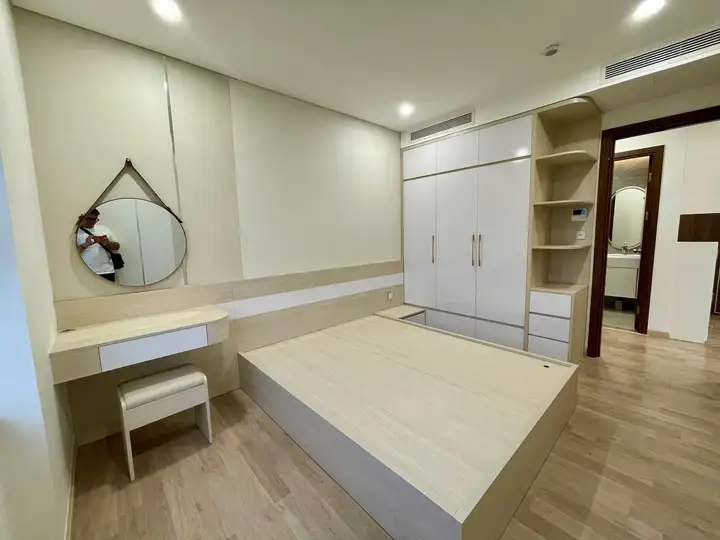 Угловая квартира с 2 спальнями CT1 Riverside Luxury VCN Phước Long
