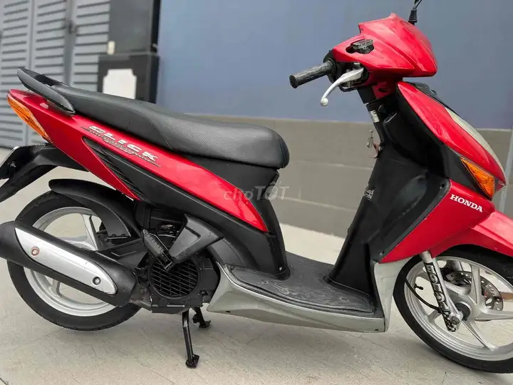 Honda Click 2024 Красный