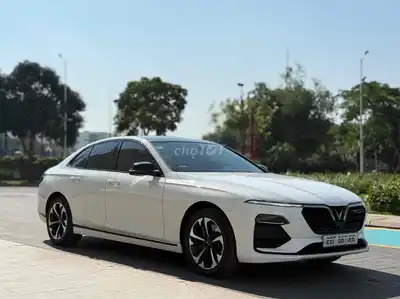 VinFast Lux A 2.0 Turbo 2022 Белый 35000 км