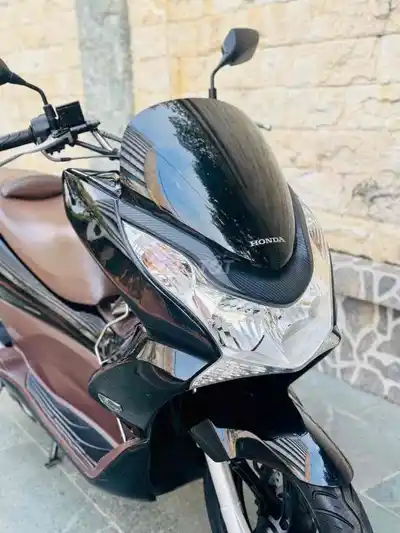 Honda PCX 125fi 2011 Черный родной двигатель 100% отличное состояние