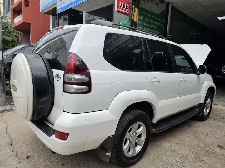 Toyota Land Cruiser Prado белый, МКПП, 5 мест