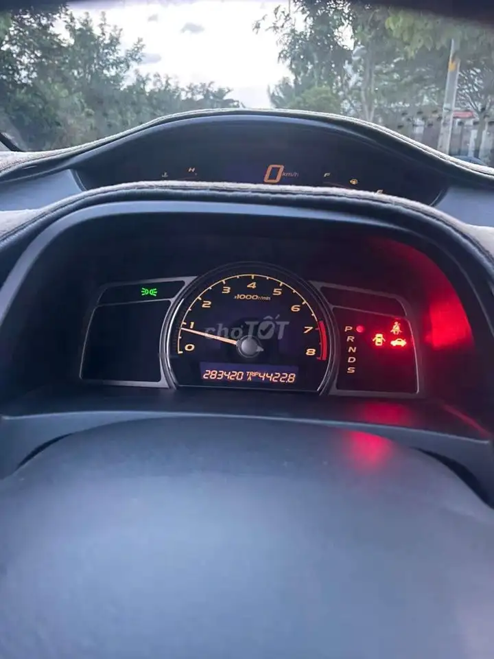 Honda Civic 2008, серый, 283 000 км