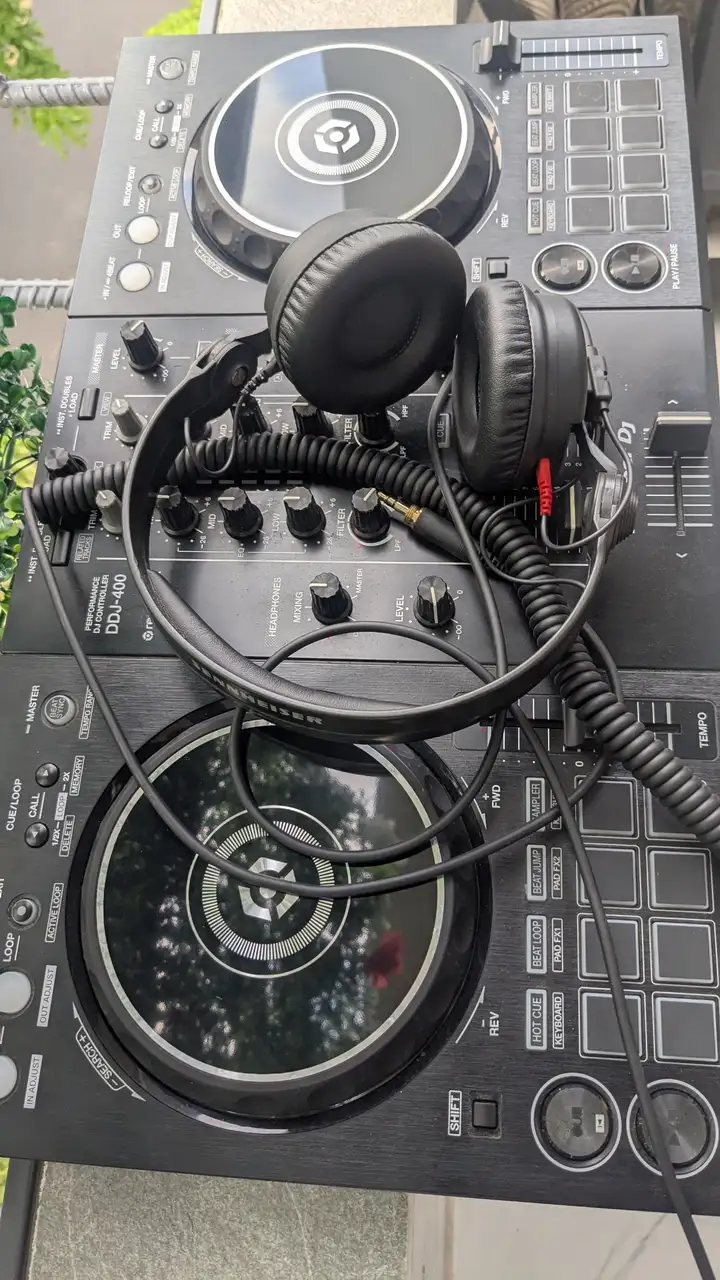 Pioneer DDJ 400 + Sennheiser HD 25 + шнуры