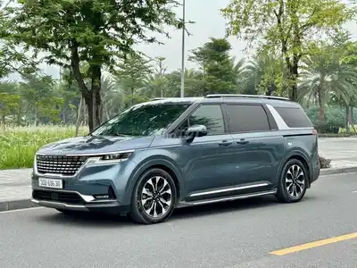 Kia Carnival Signature 2022 Серно-зеленый 7 мест