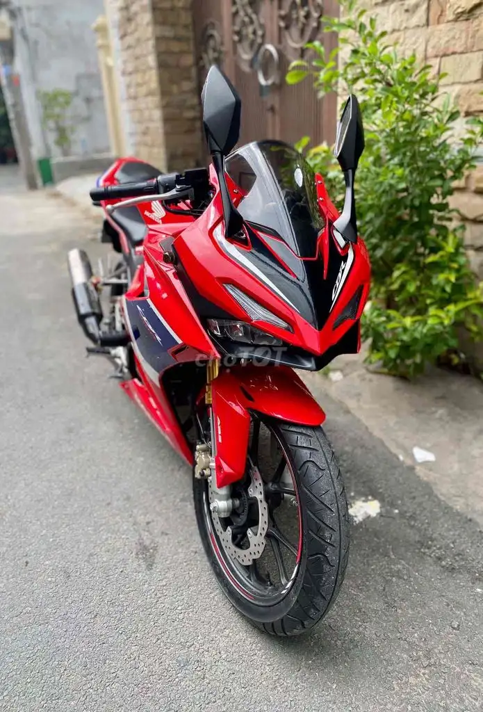 Honda CBR150R 2023 Красный 11000 км