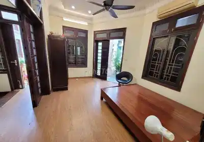 Аренда дома 60м² с 5 спальнями, переулок 445 Lac Long Quan, Tay Ho
