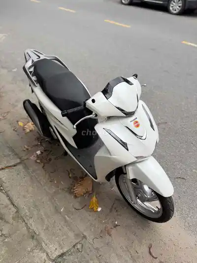 Honda SH 2026 Белая 1000 км с предоплатой в рассрочку 14 г